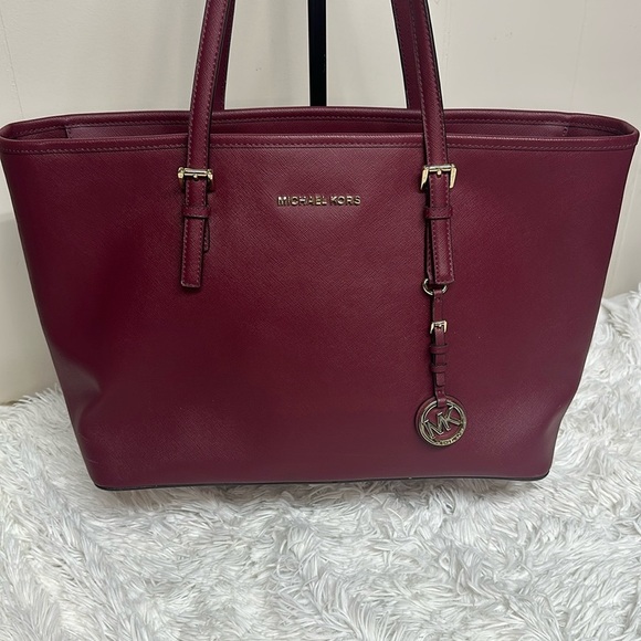 Michael Kors Burgundy Leather Jet Set Tote - Picture 1 of 12